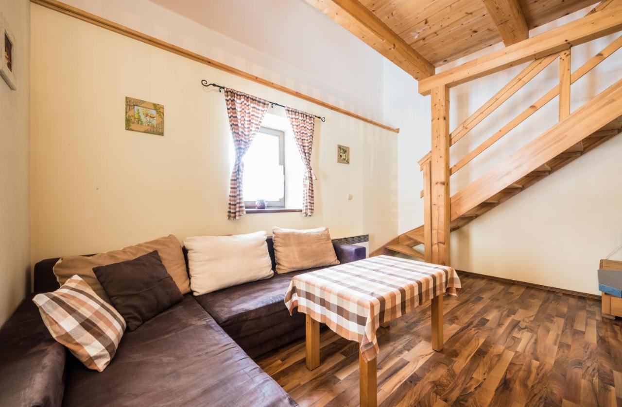 Penzion U Lisky Jarosov nad Nezarkou Dış mekan fotoğraf